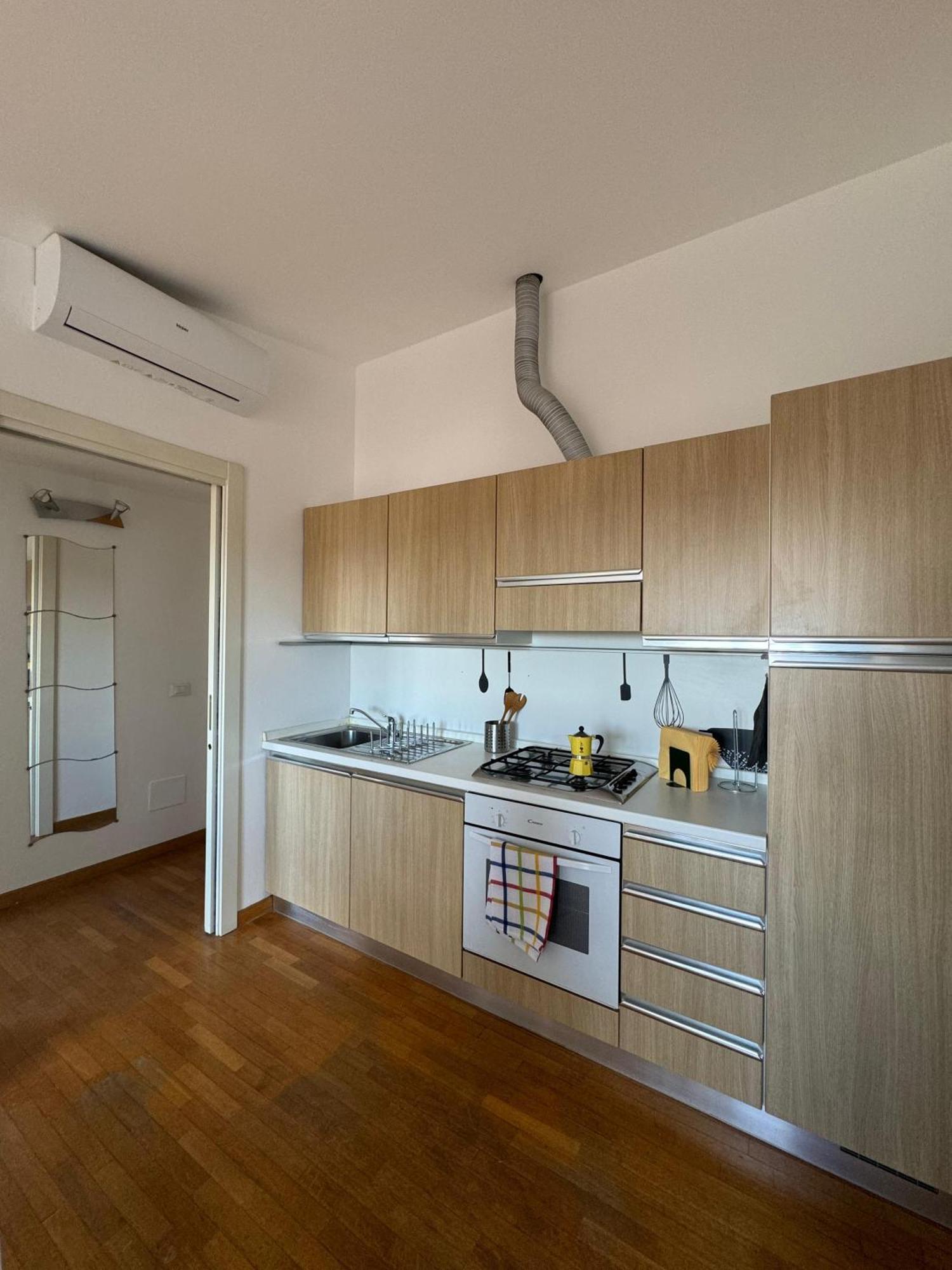 Appartamento Isola- Attico Con Balcone Milan Exterior photo