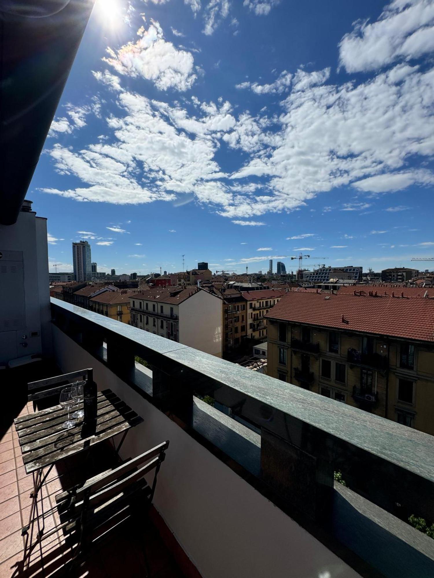 Appartamento Isola- Attico Con Balcone Milan Exterior photo